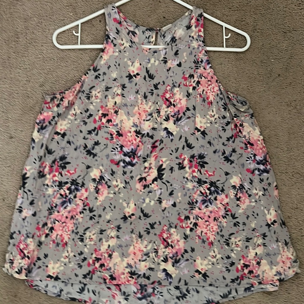 Old Navy sleeveless floral blouse